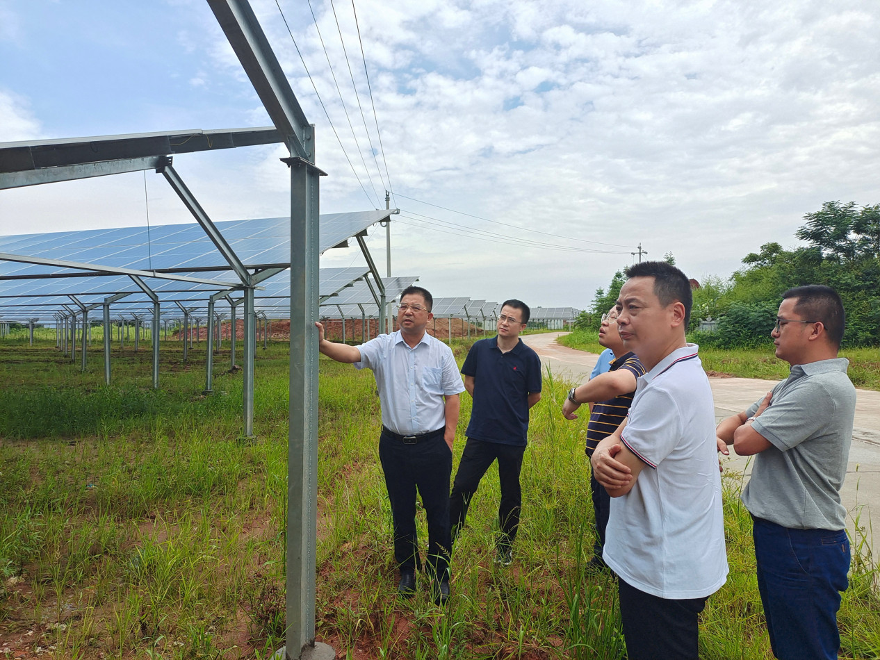 劉志剛帶隊考察華能湖南岳陽、兆邦陶瓷光伏項目